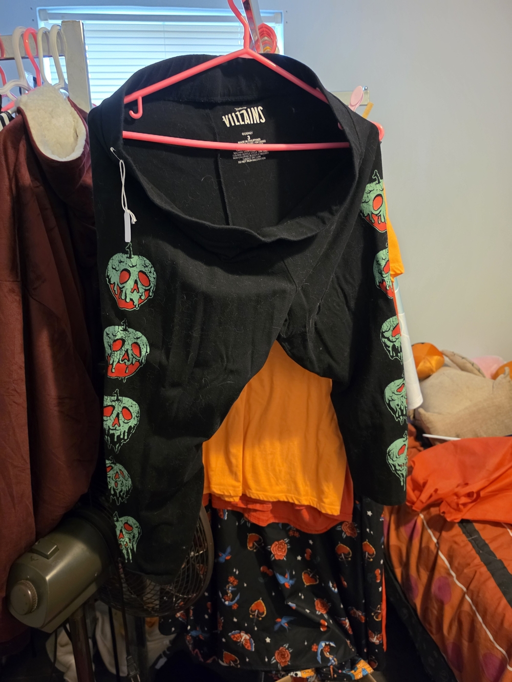 Disney Villains Poison Apple Capris